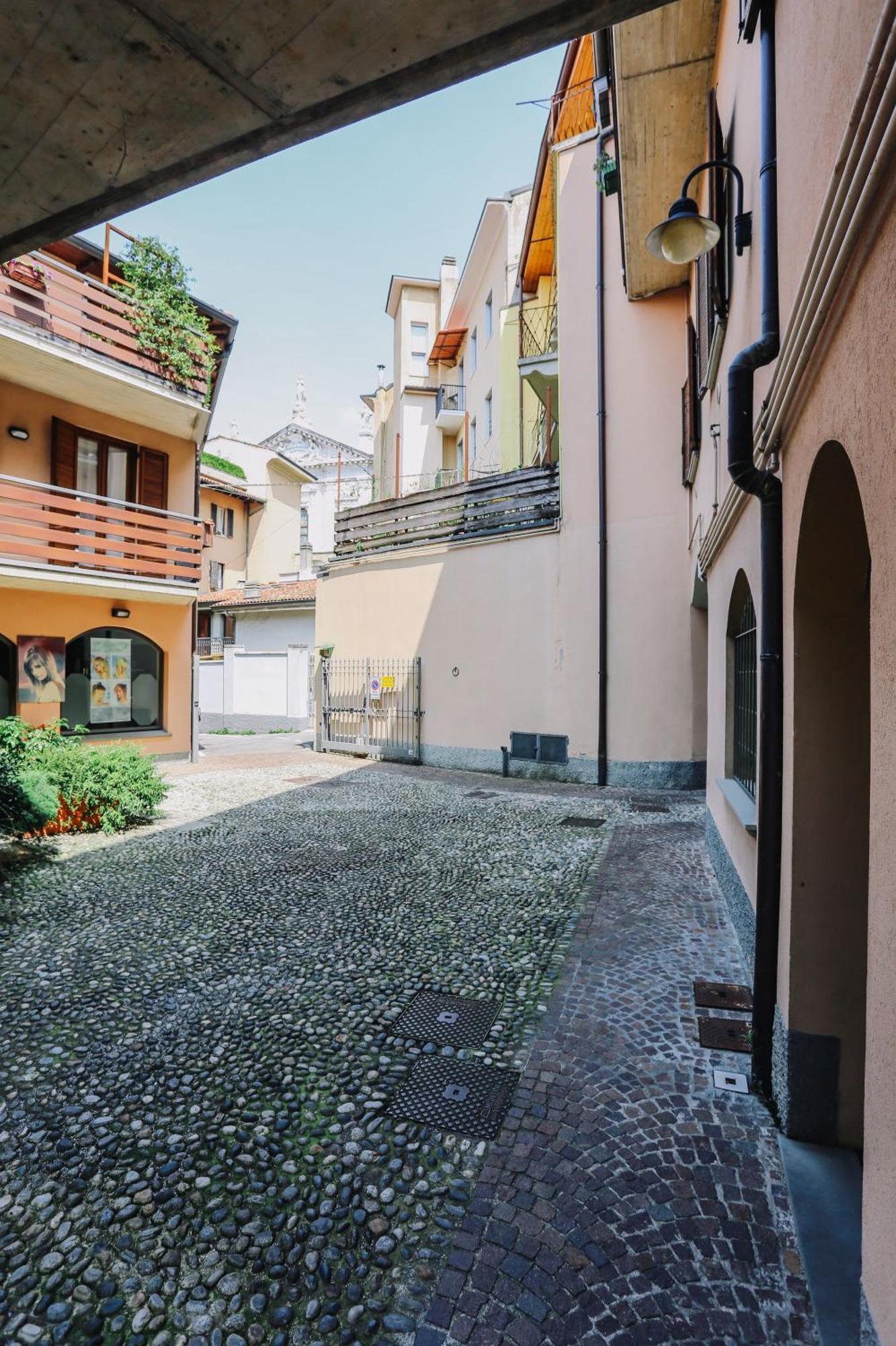 Alzano LombardoFlat Mazzini 6アパートメント エクステリア 写真